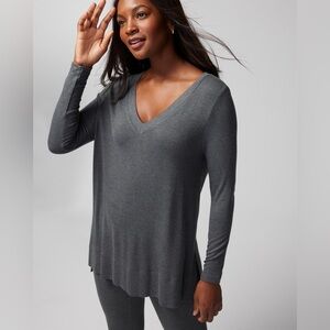 Soma Cool Nights Days Size XS S Gray Long Sleeve V Neck High Low Hem Tunic Top